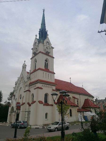 Renowacja elewacji kościoła w Stryju na Ukrainie