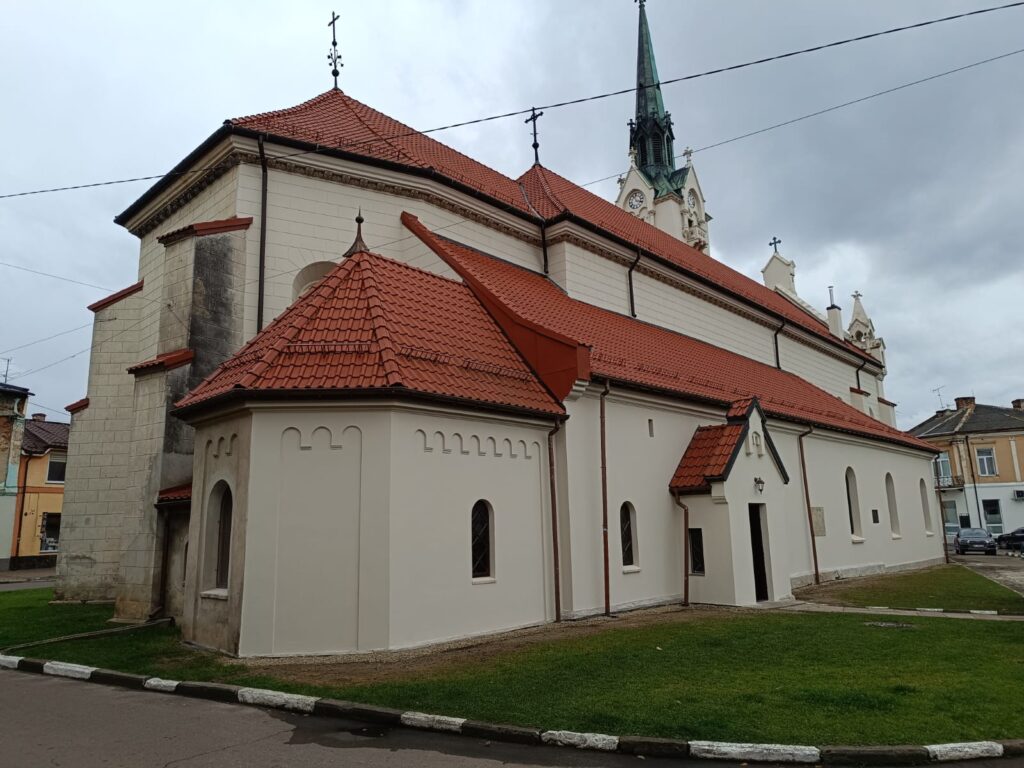 Renowacja zabytkowego kościoła w Stryju